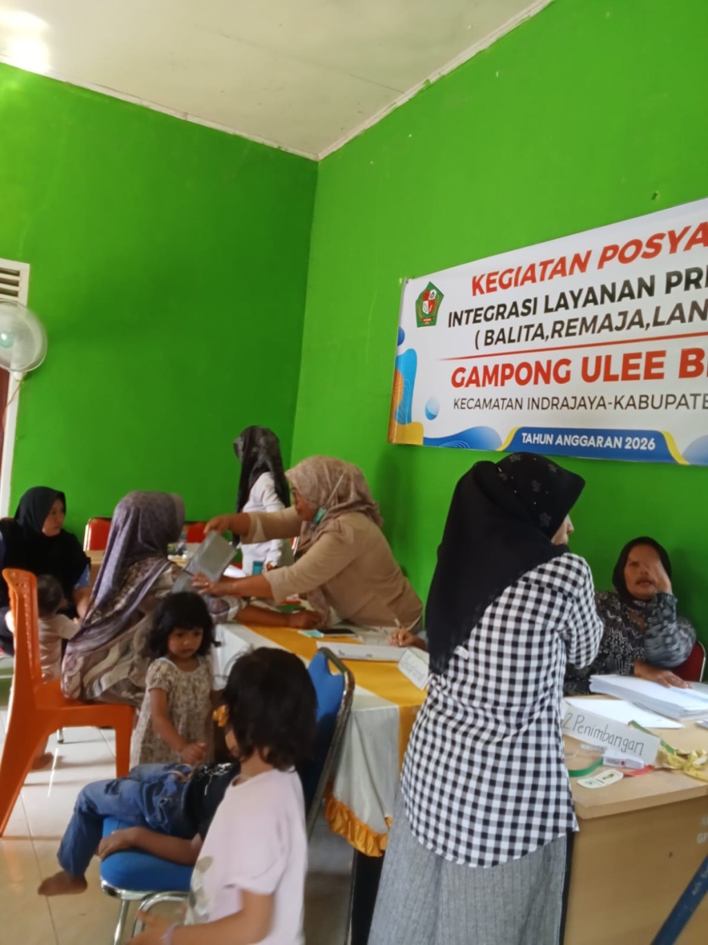 Posyandu setiap bulan untuk memantau kesehatan warga baik ibu hamil Dan BALITA juga orang tua 
